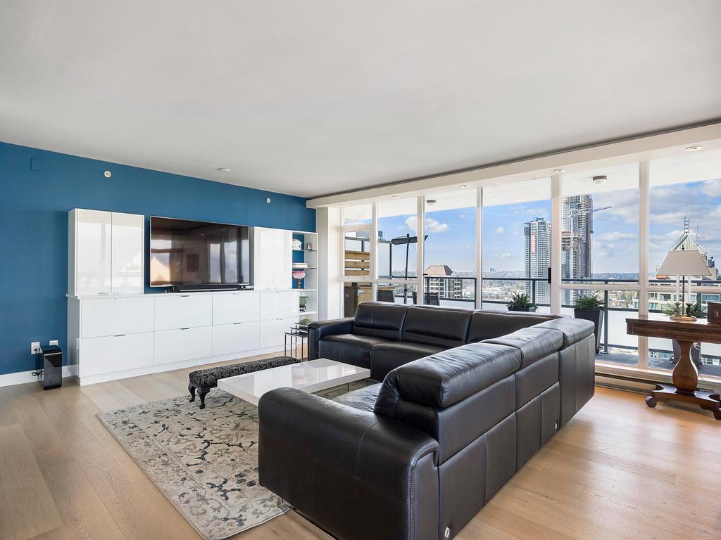 Listing Image for R3110828