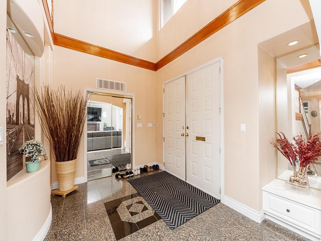 Listing Image for R3110870