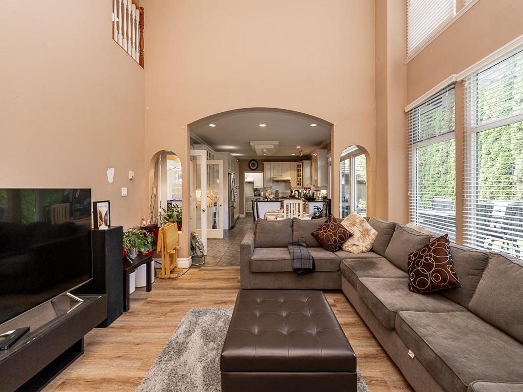 Listing Image for R3110870