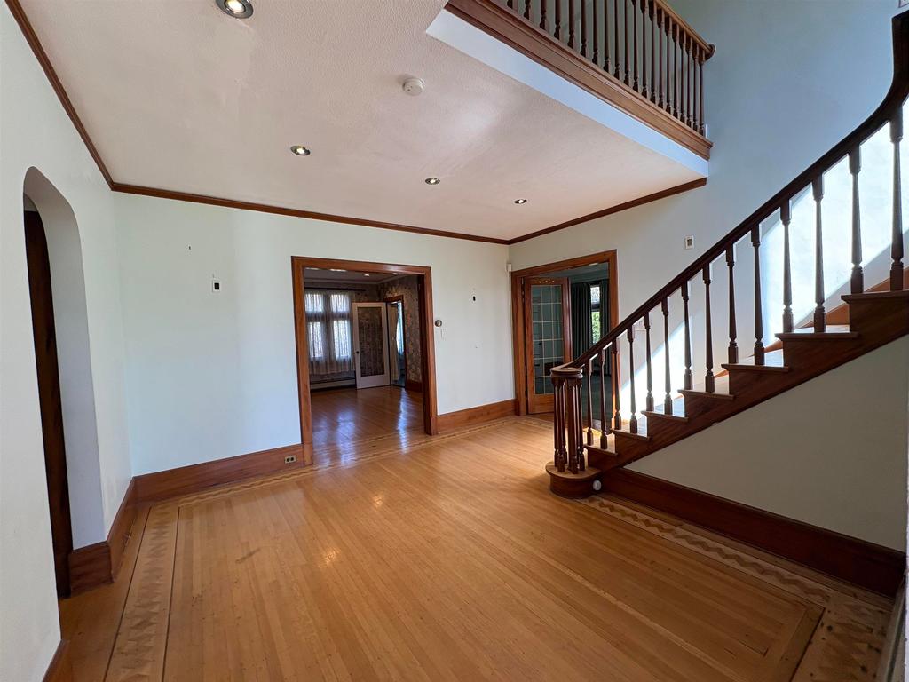 Listing Image for R3110892