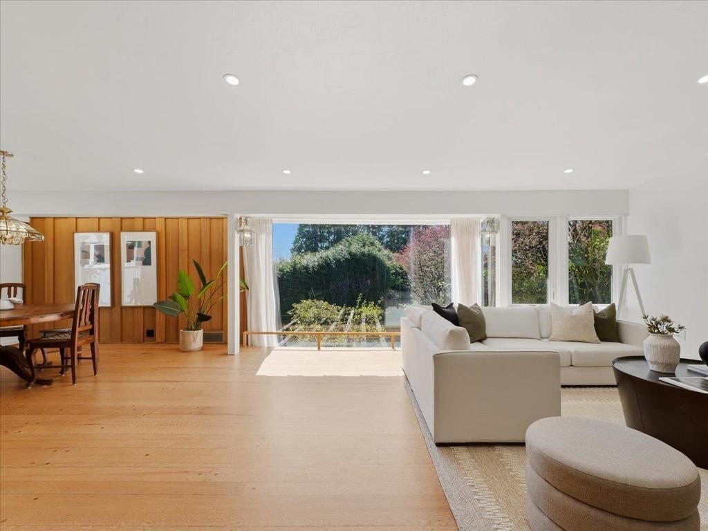 Listing Image for R3110915