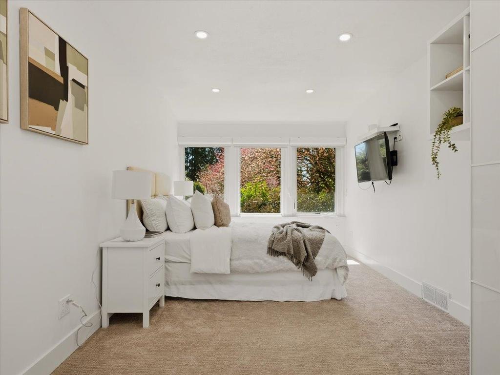 Listing Image for R3110915