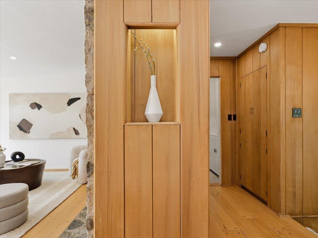 Listing Image for R3110915