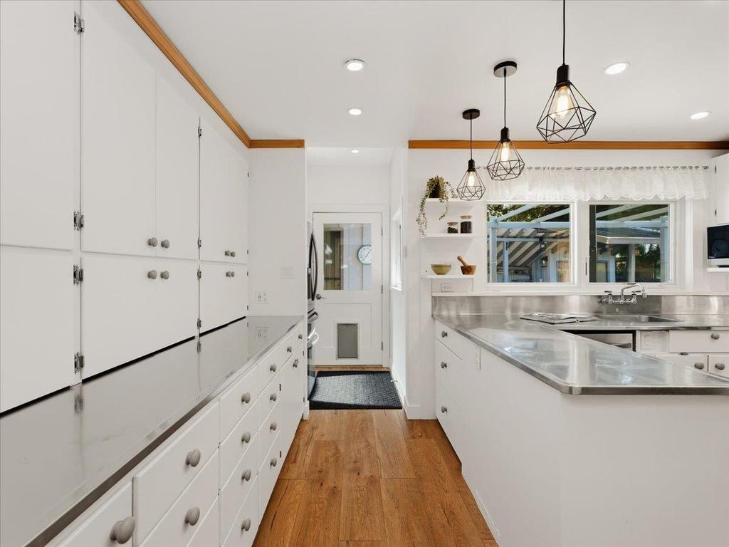 Listing Image for R3110915