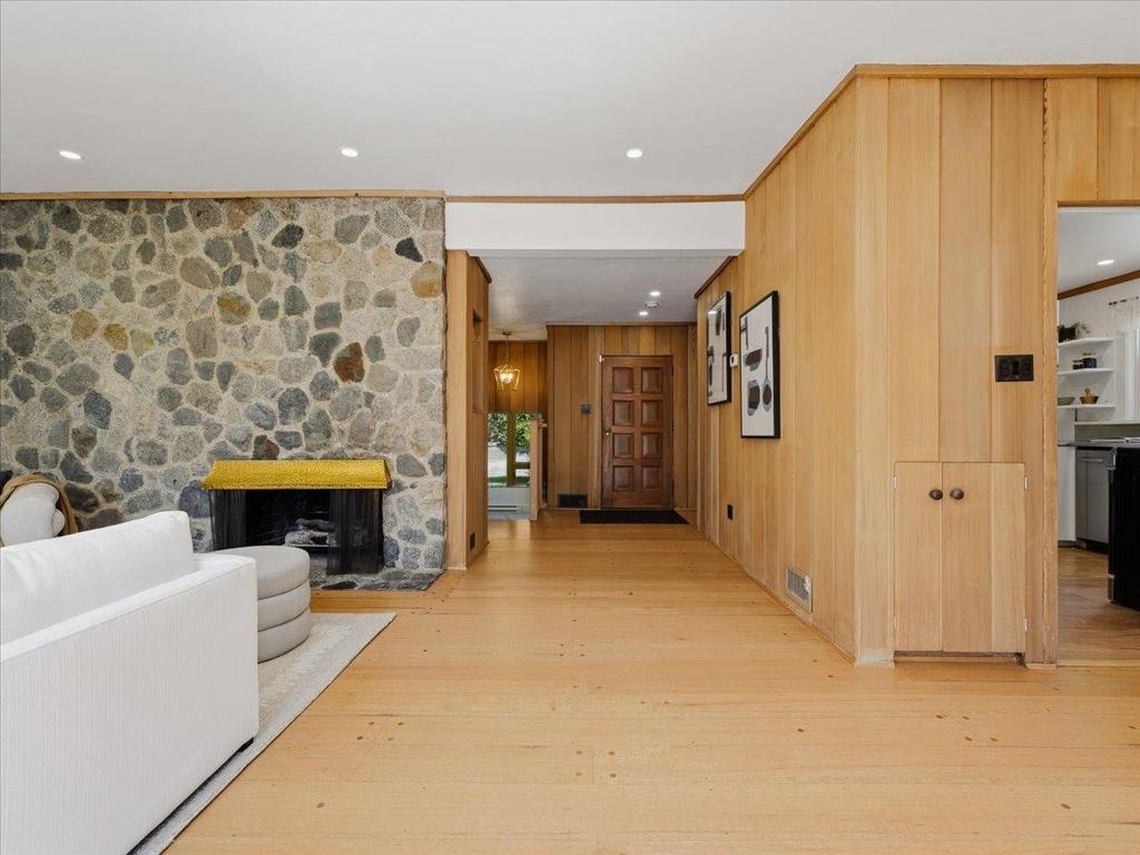 Listing Image for R3110915