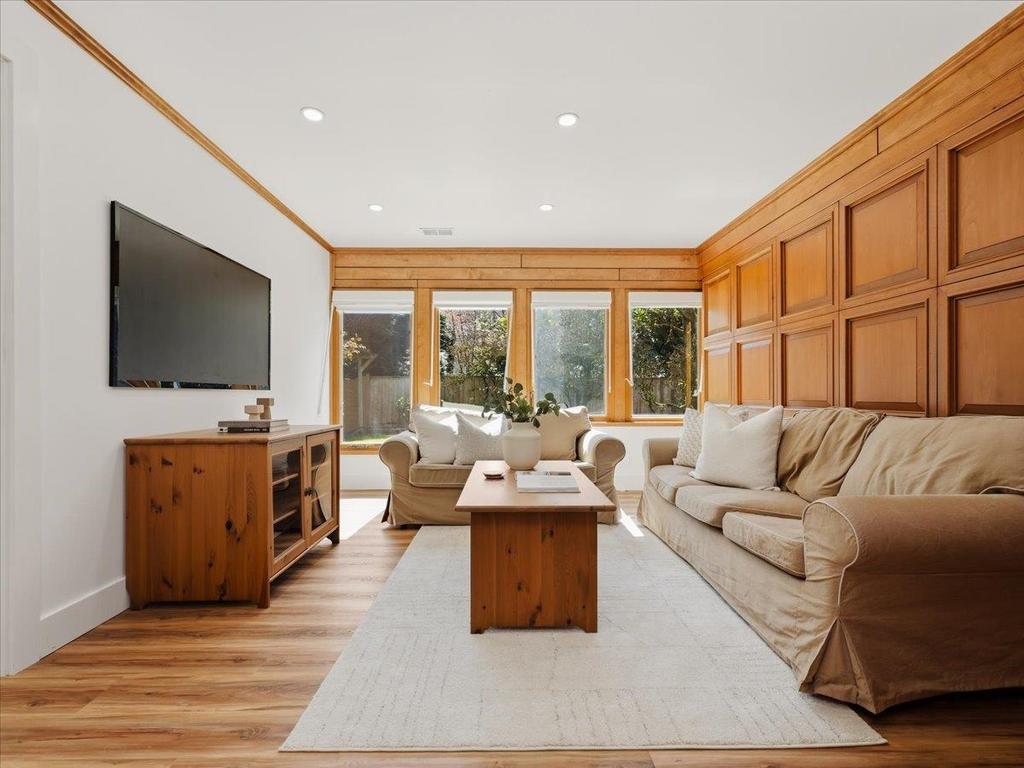 Listing Image for R3110915