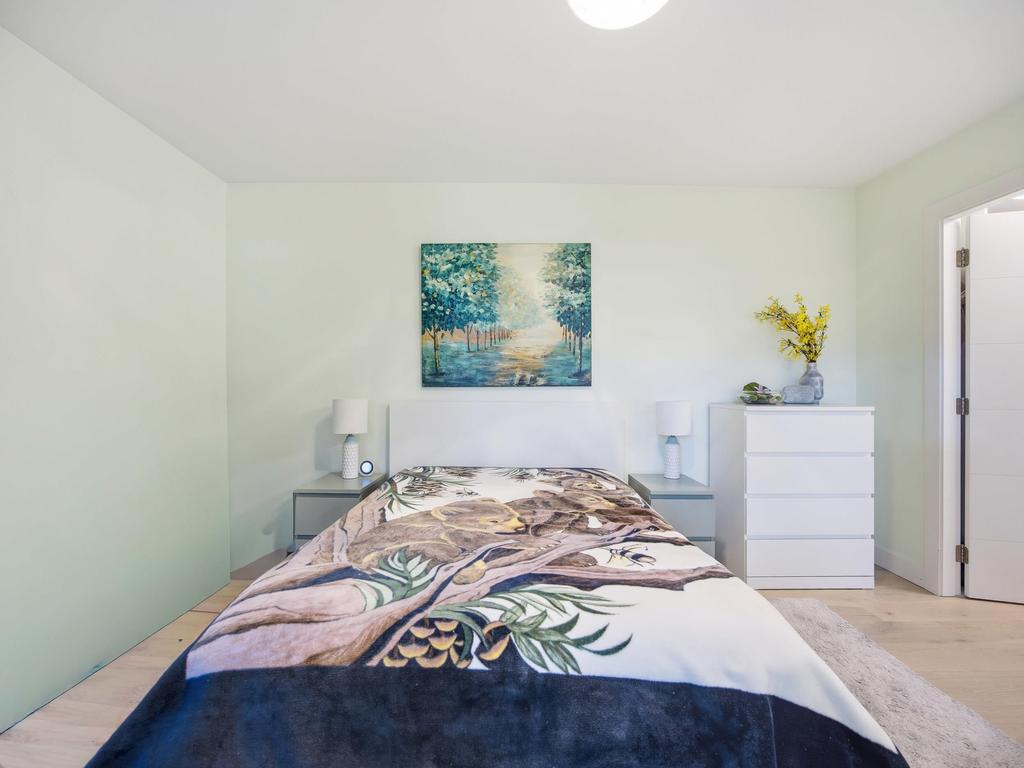 Listing Image for R3110922