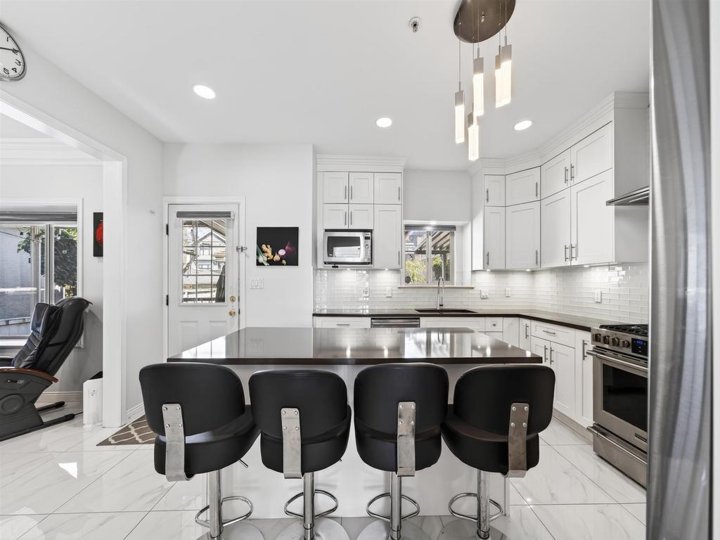 Listing Image for R3110925