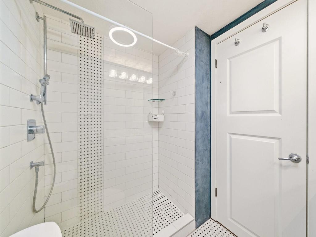 Listing Image for R3110950