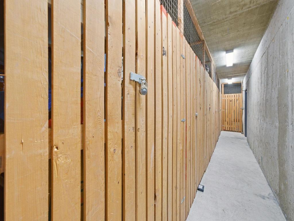 Listing Image for R3110950