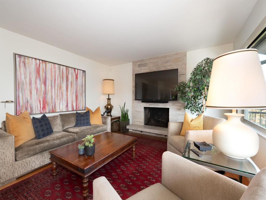 Listing Image for R3110995