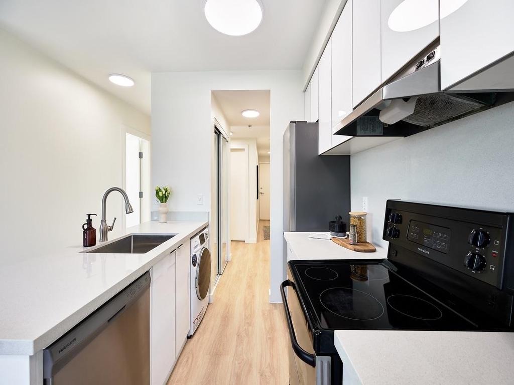 Listing Image for R3111003