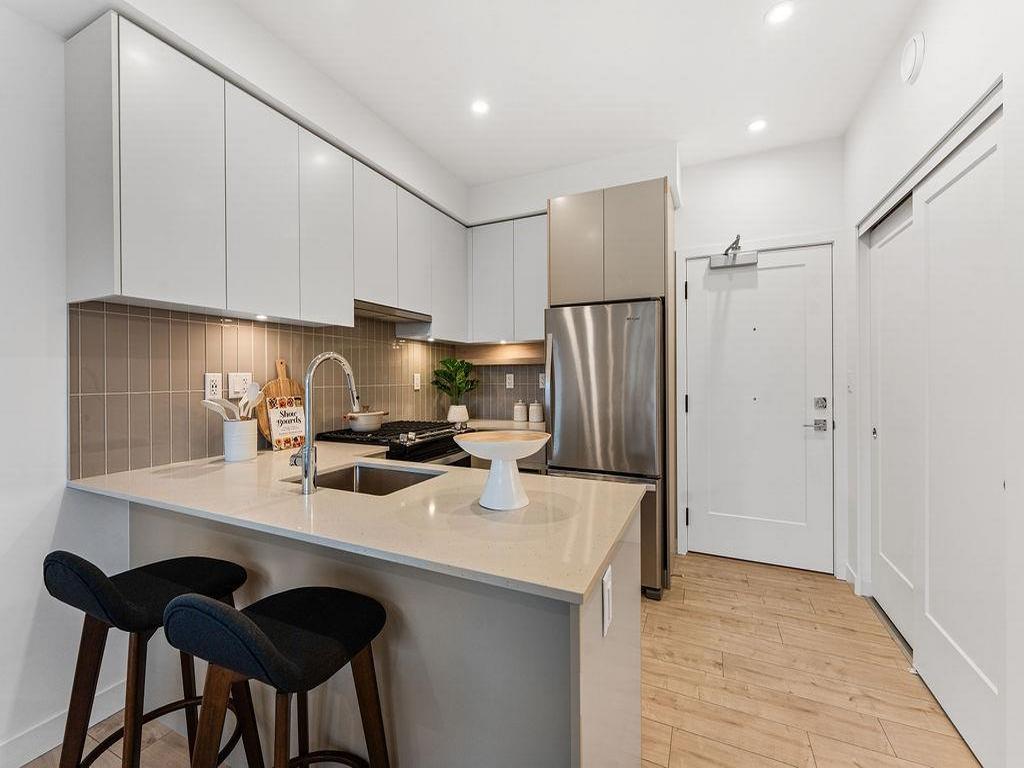 Listing Image for R3111004