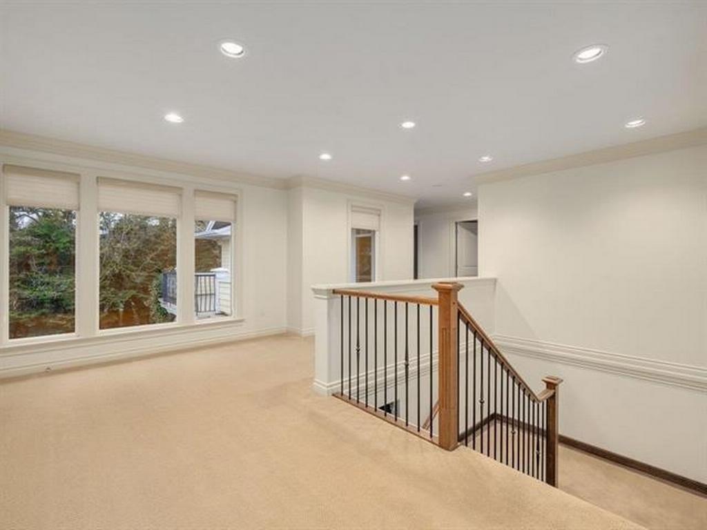 Listing Image for R3111011