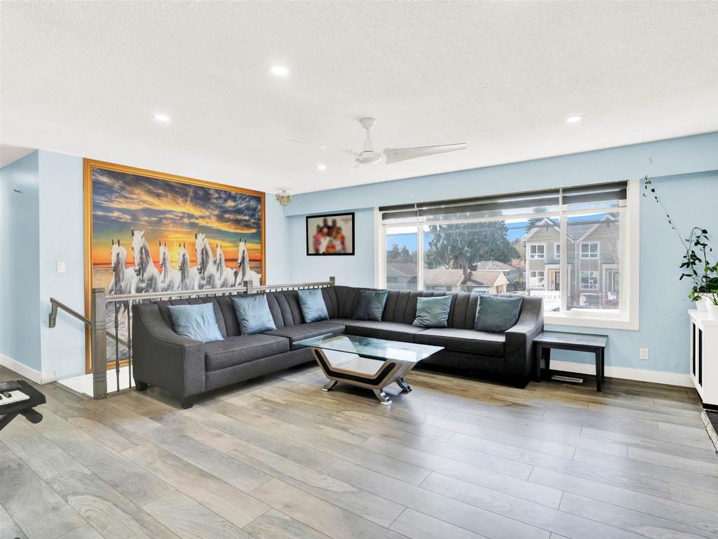 Listing Image for R3111022