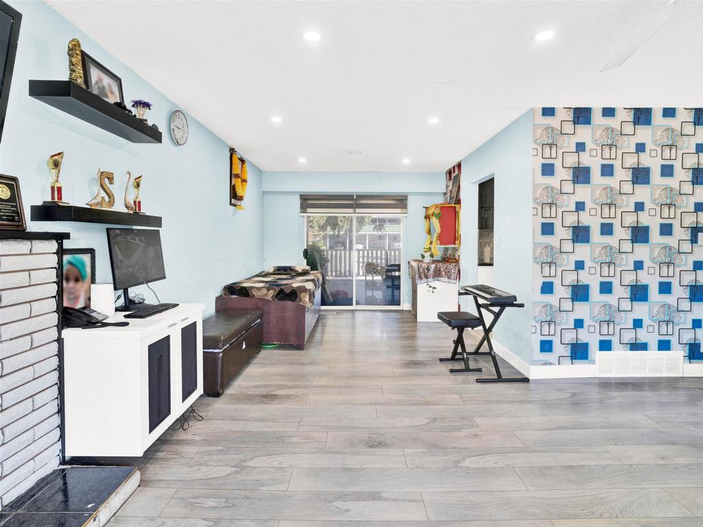 Listing Image for R3111022