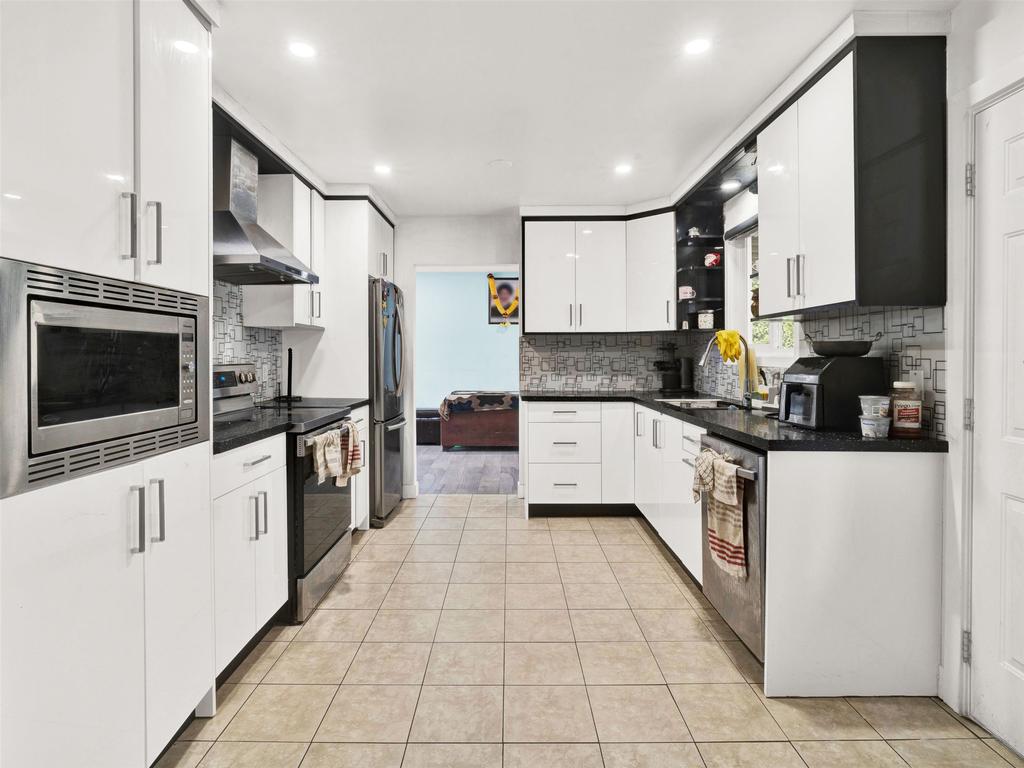 Listing Image for R3111022