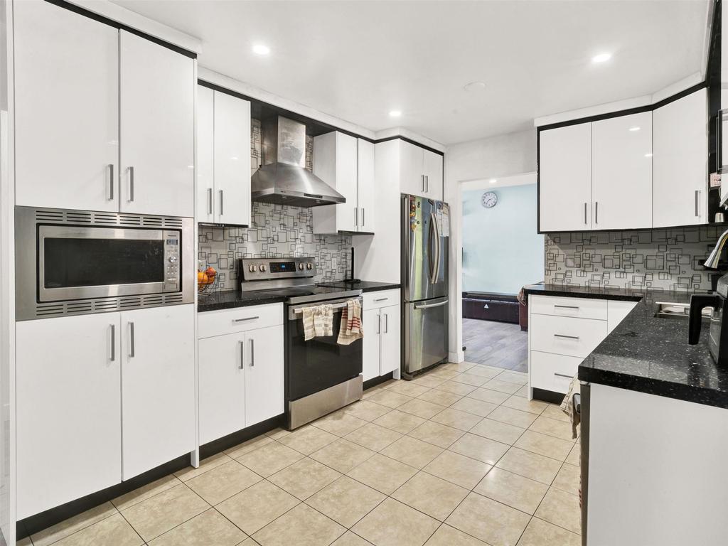 Listing Image for R3111022