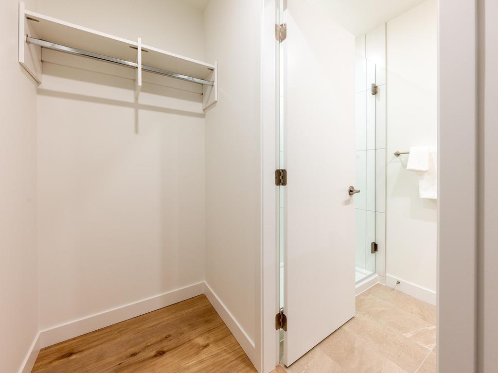 Listing Image for R3111023