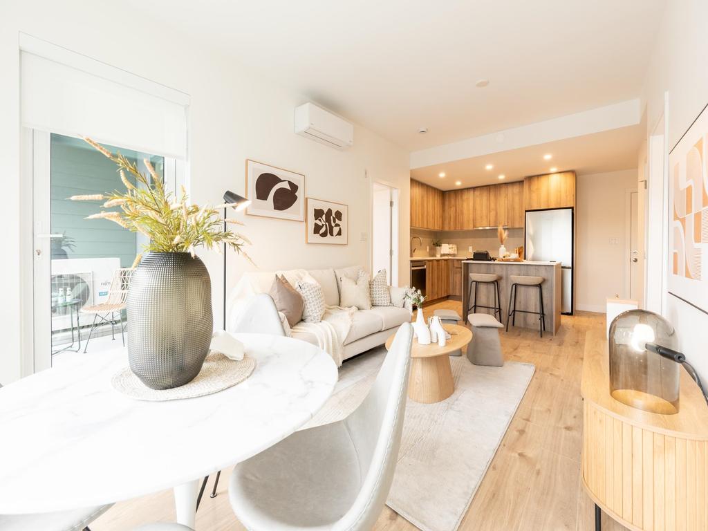 Listing Image for R3111023