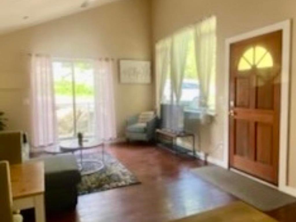 Listing Image for R3111077