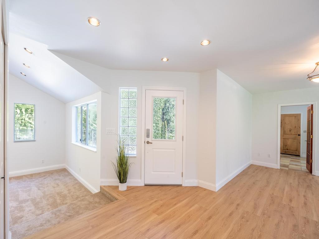 Listing Image for R3111077