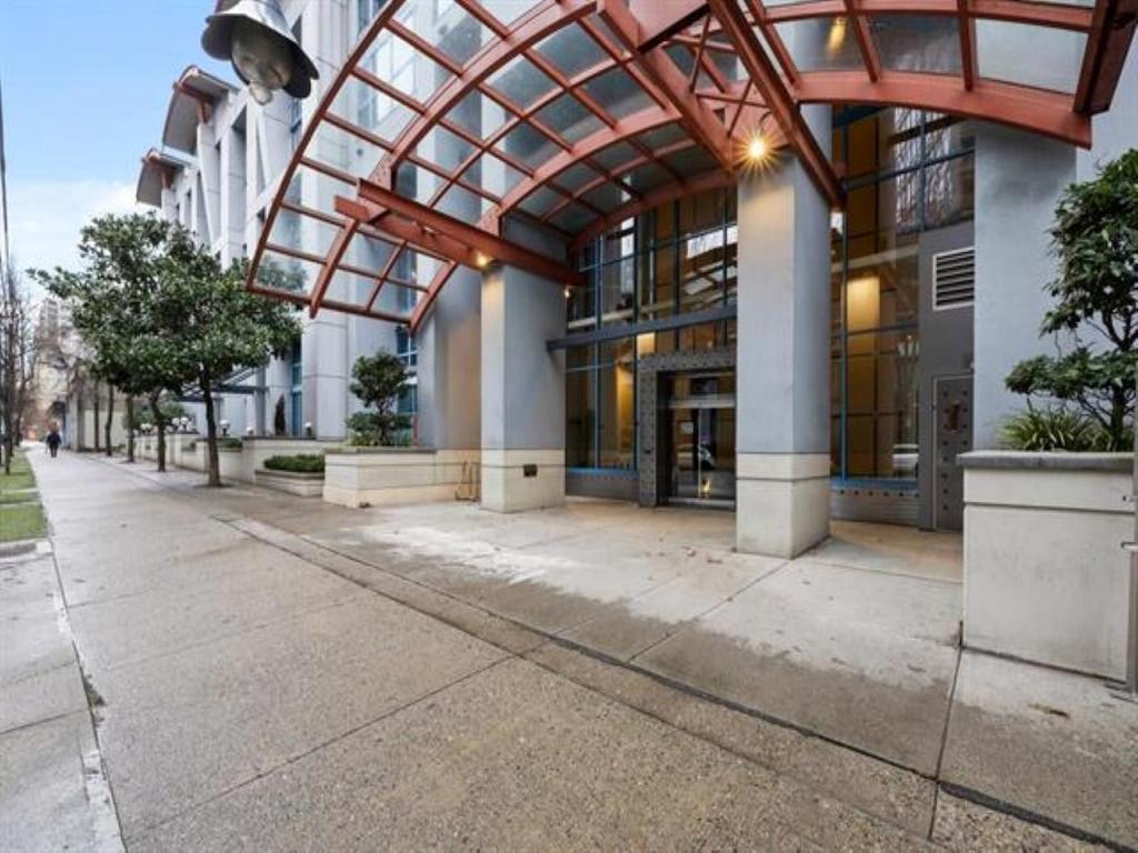 Listing Image for R3111111