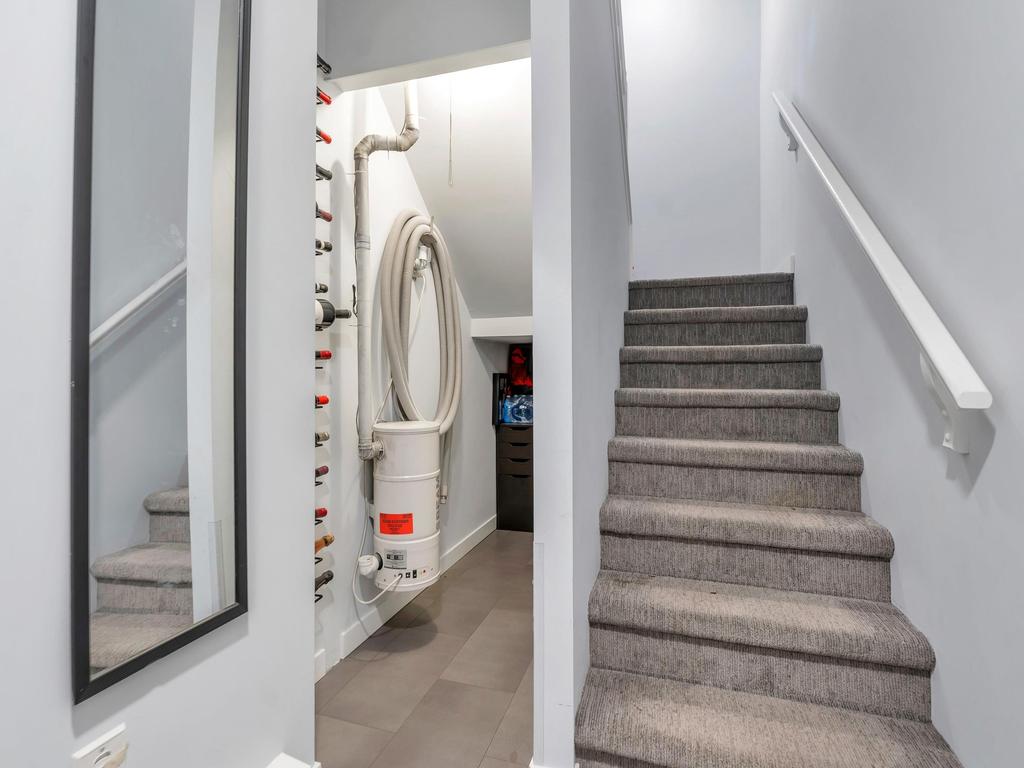 Listing Image for R3111123