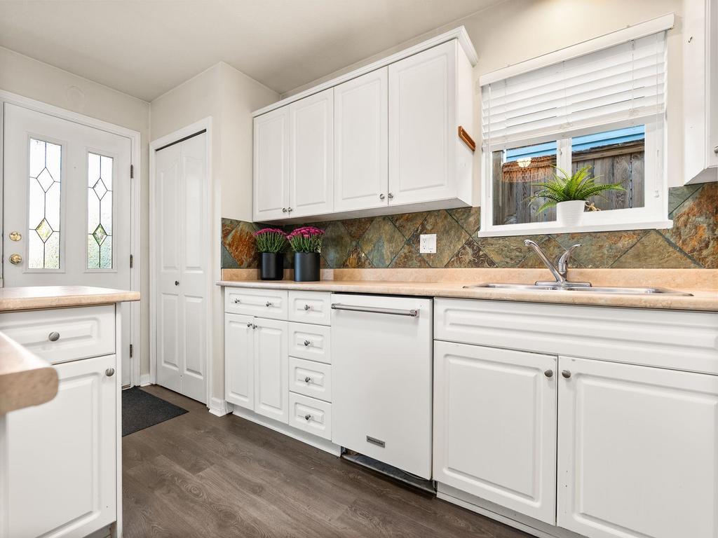 Listing Image for R3111600