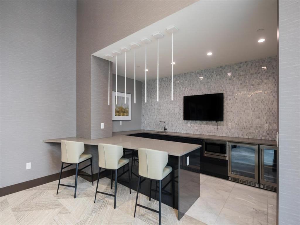 Listing Image for R3111936