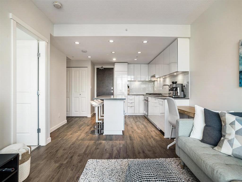 Listing Image for R3111936