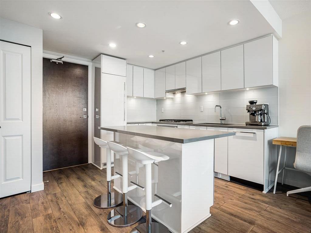 Listing Image for R3111936