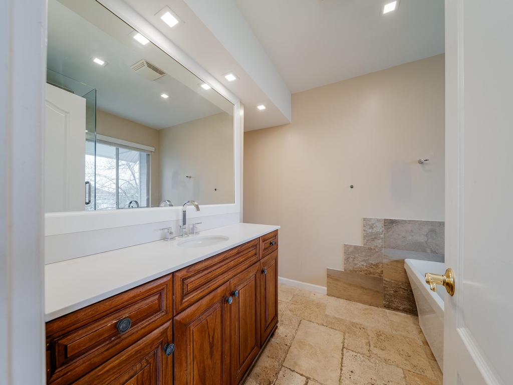 Listing Image for R3113815