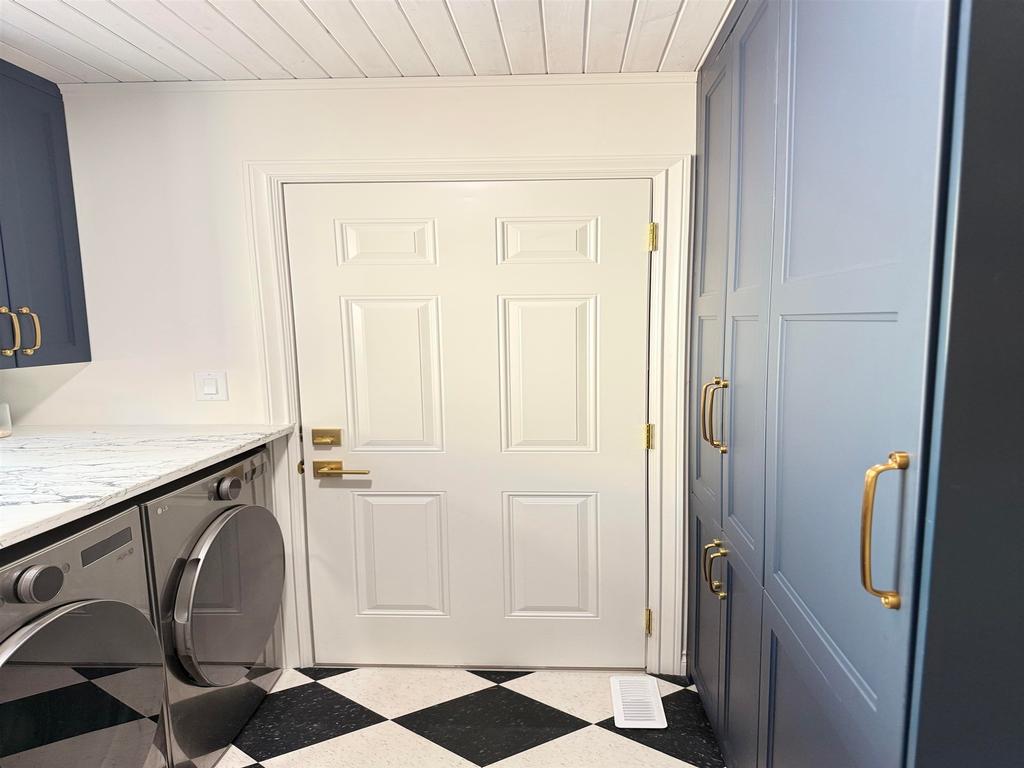 Listing Image for R3125025