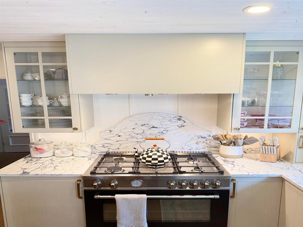 Listing Image for R3125025