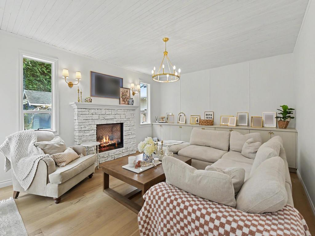 Listing Image for R3125025