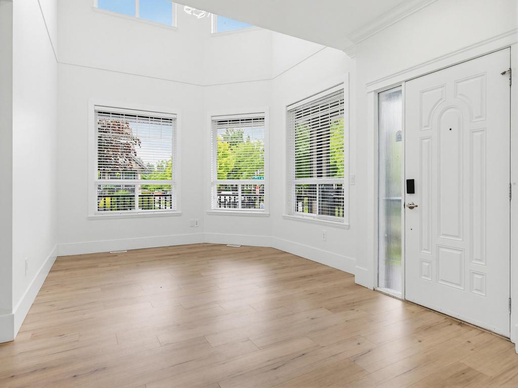 Listing Image for R3130090
