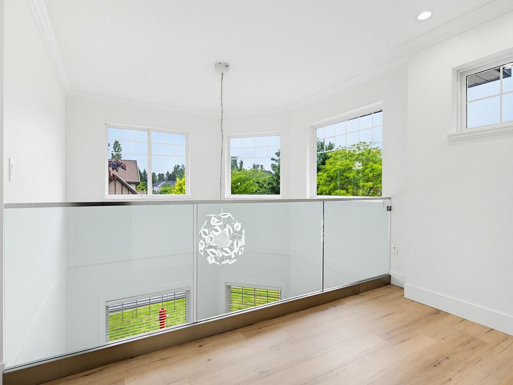 Listing Image for R3130090