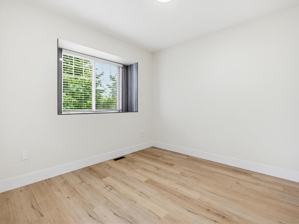 Listing Image for R3130090