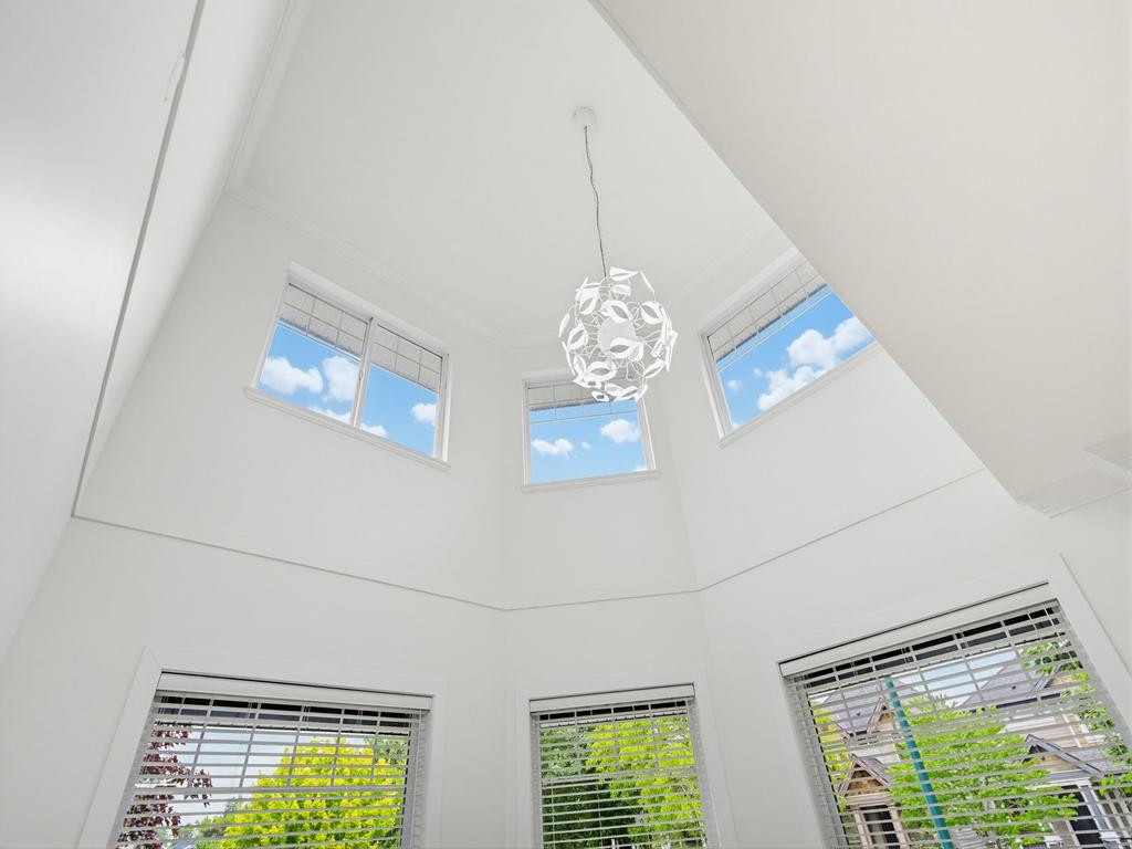 Listing Image for R3130090