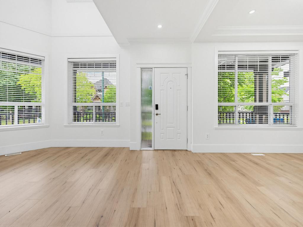 Listing Image for R3130090