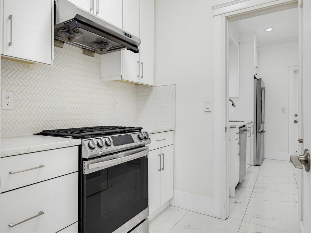 Listing Image for R3130090