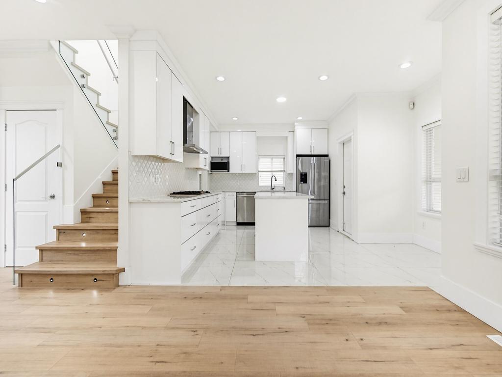 Listing Image for R3130090