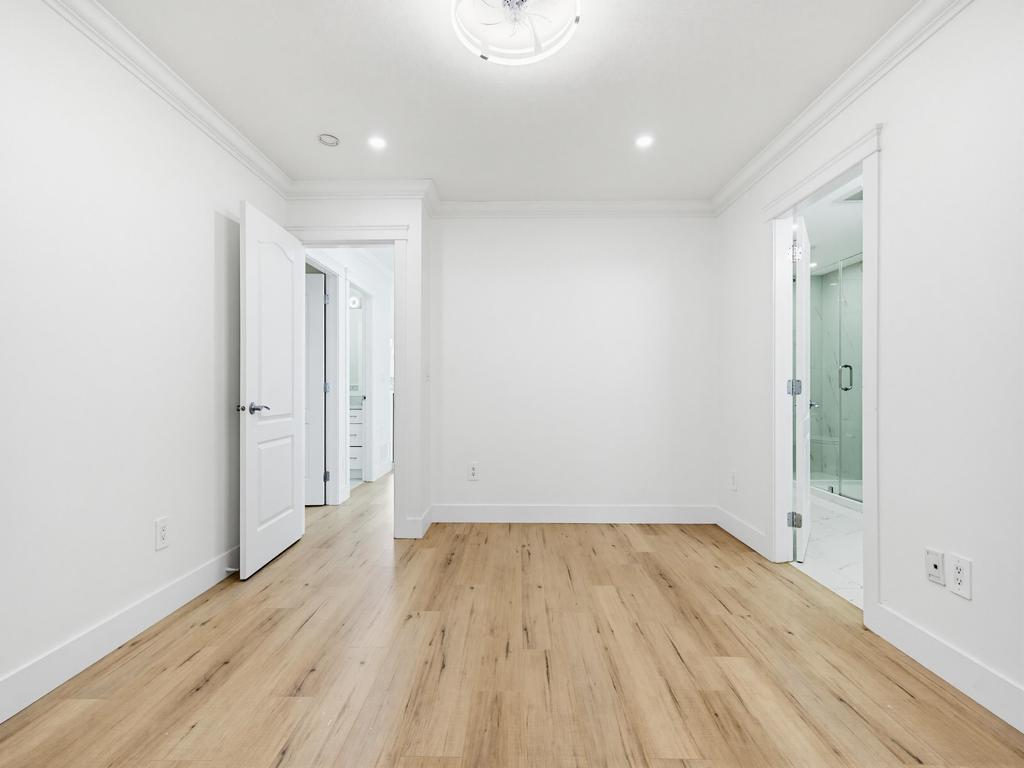 Listing Image for R3130090