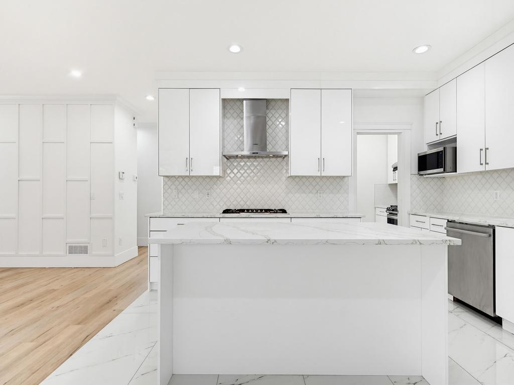 Listing Image for R3130090