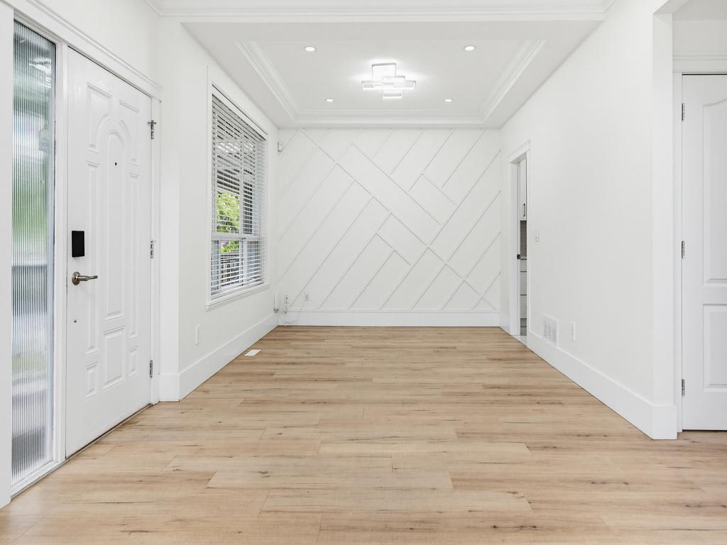 Listing Image for R3130090