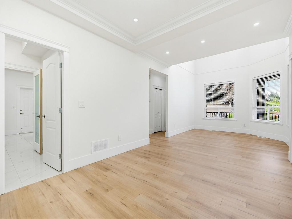 Listing Image for R3130090