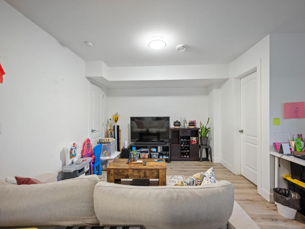 Listing Image for R3130090