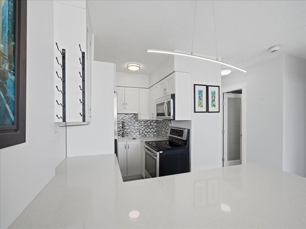 Listing Image for R3130236