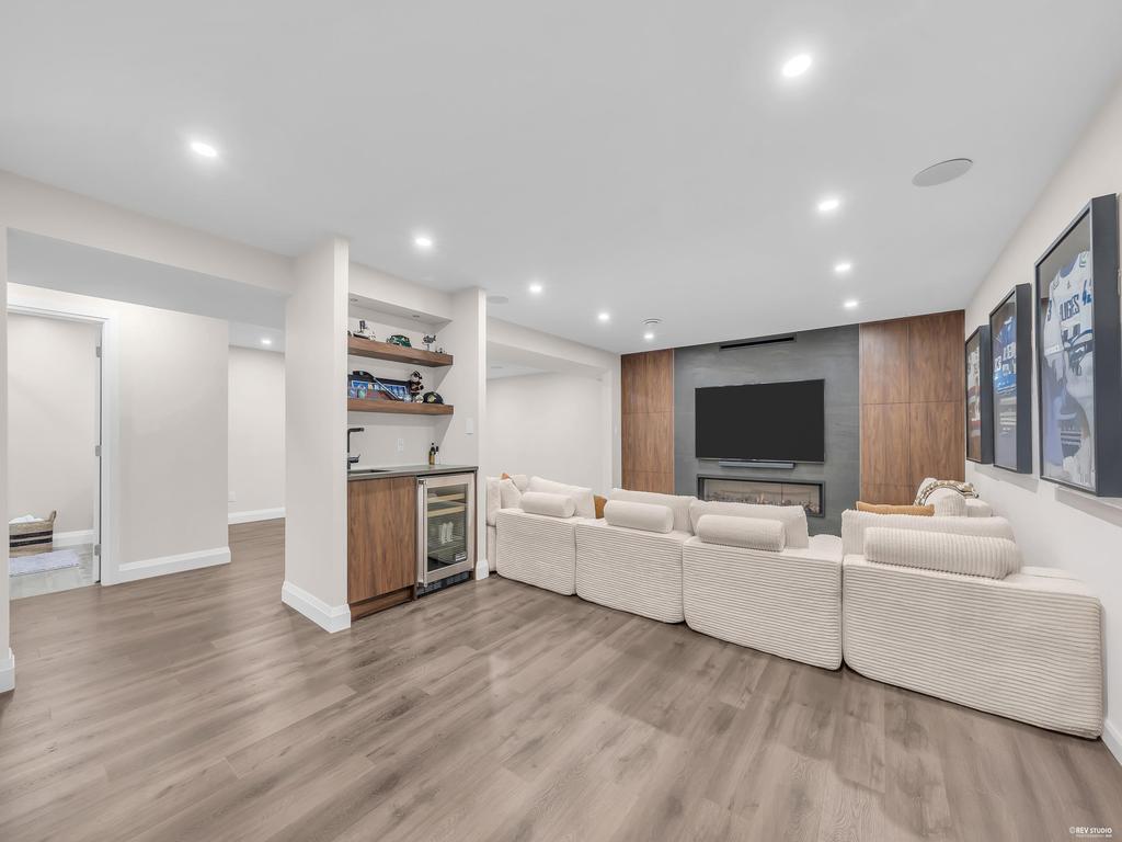 Listing Image for R3130402